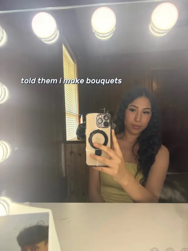 A post by @bailes_lesley on TikTok caption: les.bouquetss on ig😜🤍 #fyp #moneybouquet #bouquet #ramodedinero #bouquets #viral #trending 