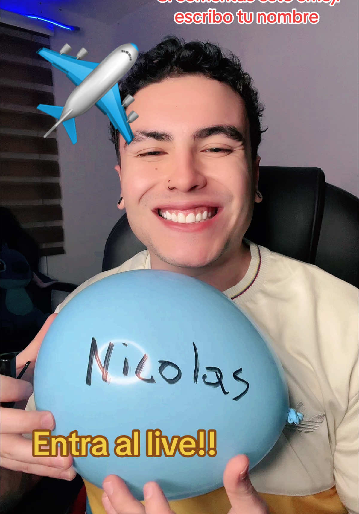 A post by @jorgesalazaryt on TikTok caption: Entra al live!! Quien quiere un globo ?🎈 ✍️