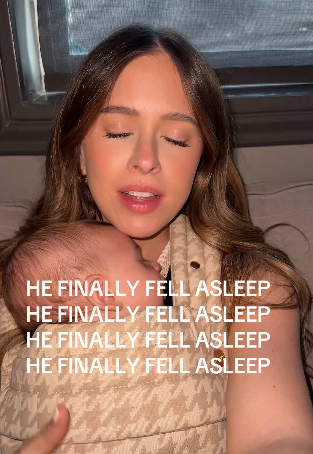 A post by @iamkelianne on TikTok caption: Baby witching hour is not fun for anyone involved 😅 #momlife #babysleep #babywitchinghour 