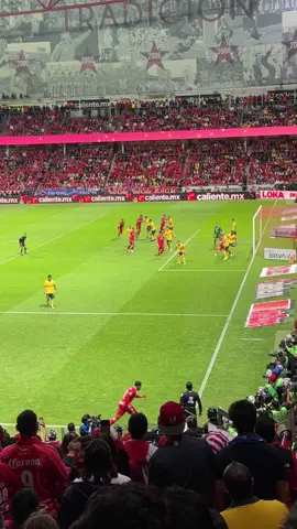 A post by @alextachers on TikTok caption: Me tocó bautizo 🥲⚽️ #america #toluca #ligamx 