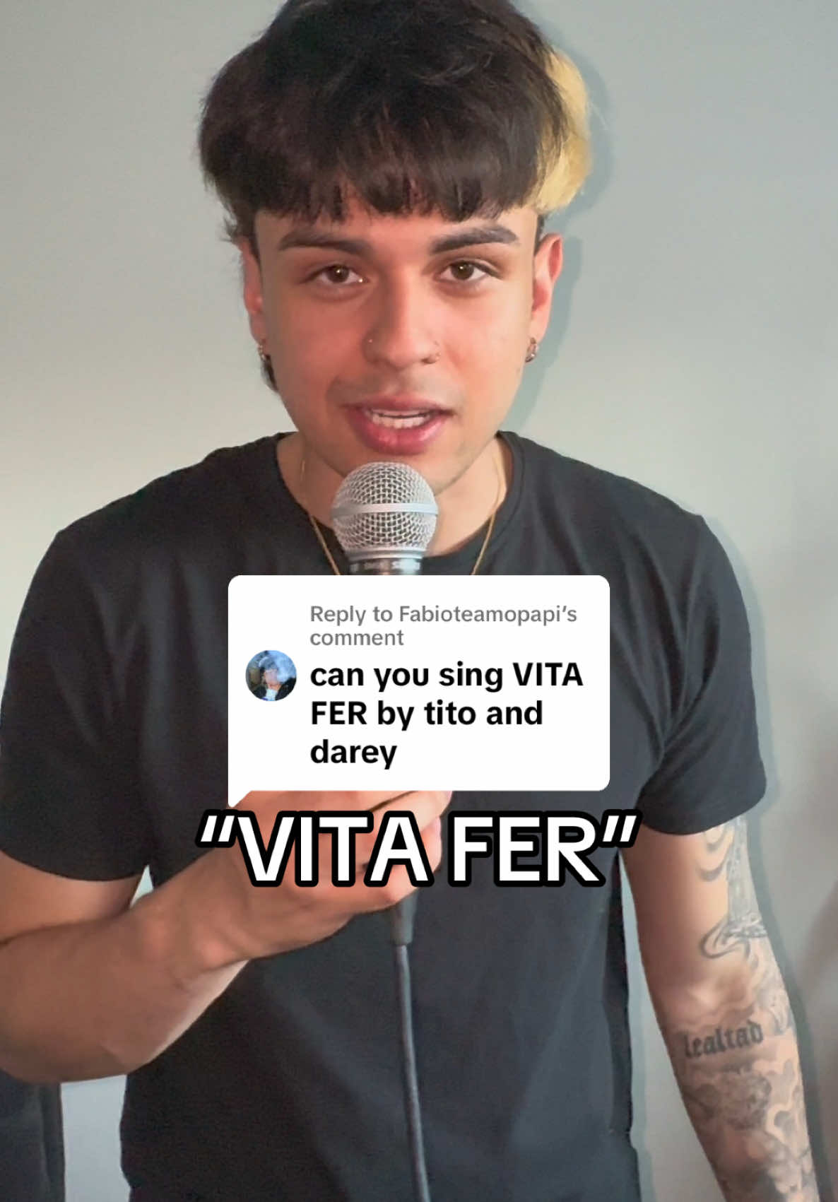 A post by @fabioguerrrraa on TikTok caption: Replying to @Fabioteamopapi @TITO DOUBLE P👹🖤 @DAREYES #fabioguerra #vitafer #musicamexicana #nuevoartista 