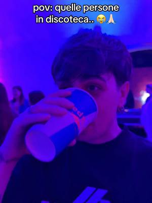 A post by @lollolacustre on TikTok caption: lollo polso e manuuxo assieme in discoteca è insane
