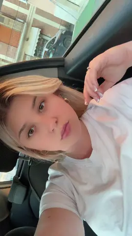 A post by @andrarusu98 on TikTok caption: 😘