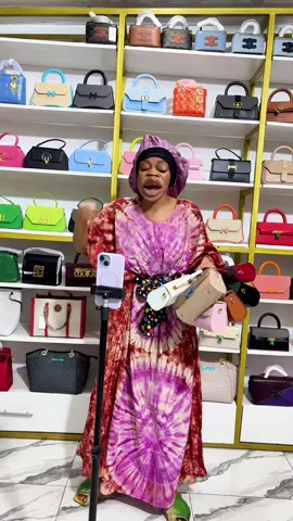 A post by @lameteick21officiel on TikTok caption: 6 sacs pour seulement 26.000F 😍 Plusieurs modèles dispo pour varier les styles 👜🔥 Parfaits pour revendre ou s’offrir un petit stock de queen 👑 Tel 0503020597 @djelikaci 