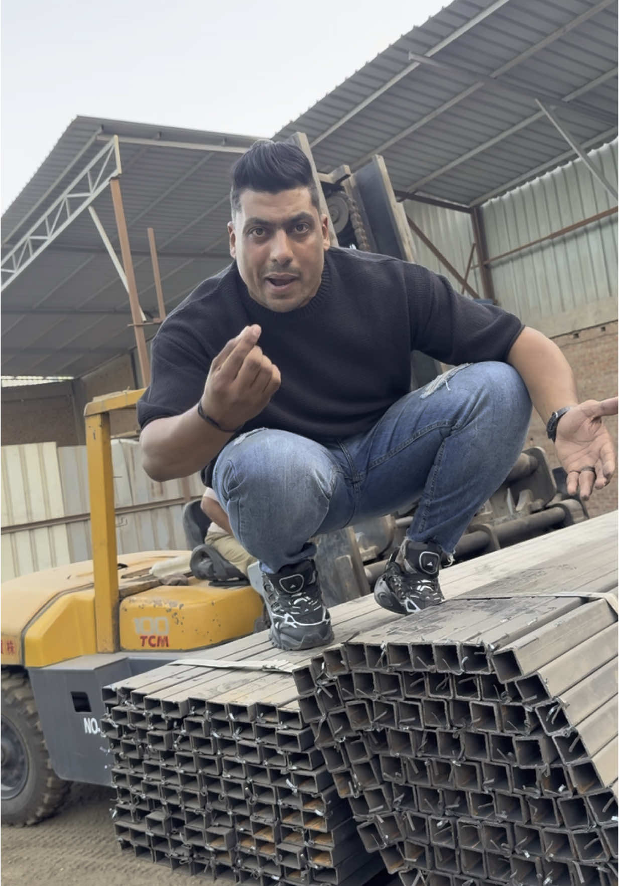 A post by @elshazly_11 on TikTok caption: #الشاذلي_هيلف_مصر وانت كمان روح هات حاجتك بي نفسك @المحمدي استيل ElMohamady Steel  01116915226