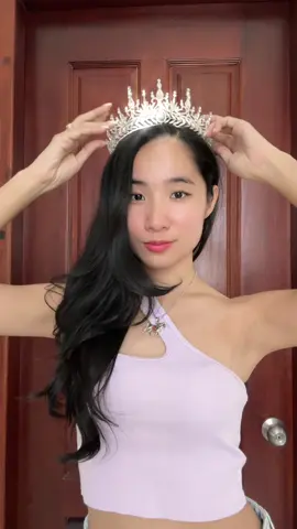 A post by @sunflowernyny on TikTok caption: ចែកសំបុត្រ Fan 10 នាក់ Free Free @Morea 