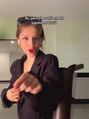 A post by @elifsaracburda on TikTok caption: Utanmısım birazzz