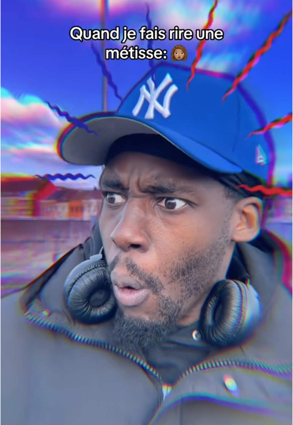 A post by @stevebradaa on TikTok caption: MON SPIDER-SENSE MA SAUVÉ 🤣🤝🏿 #spiderman #metisse #couple #couplegoals #fy #fyp #viral #foryou #pourtoi #trending #foryoupage #stevebrada #tiktok #collage #tiktokchallege #viralvideos #viralditiktok #challenge 