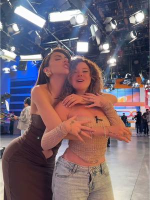 A post by @karimepindter on TikTok caption: La canción de todas las gatitas 😻 @Briggi Bozzo 
