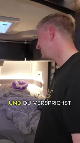A post by @zarbex on TikTok caption: Bauchnabel Fussel 