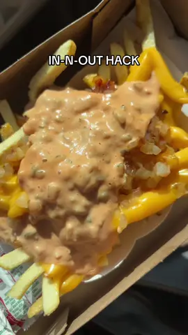 A post by @arimonika on TikTok caption: IN-N-Out hack 🔥 #innout #innoutmukbang #innouthack #fastfoodhack #imyourmomnow #restaurantreview #restaurantreviewwithari #arimonika #arianaruiz 