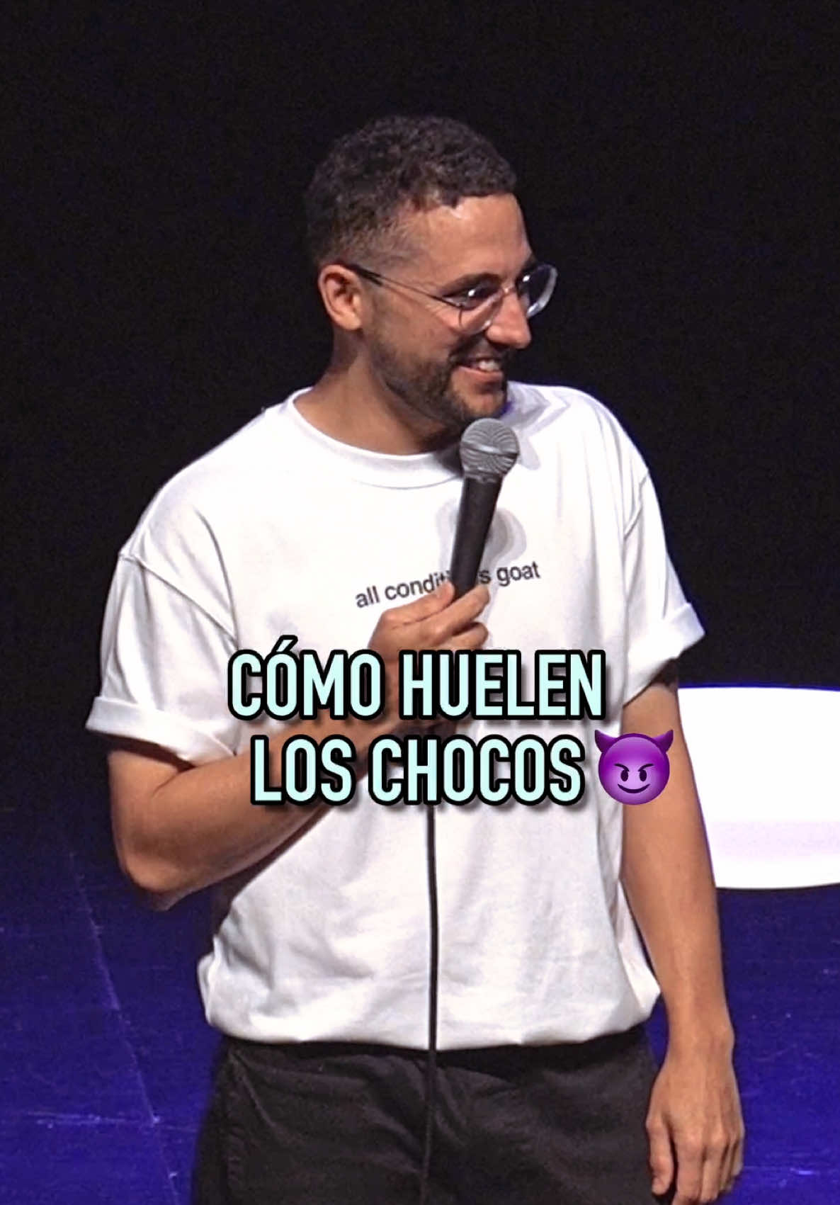 A post by @galdervaras on TikTok caption: Fan de Rocío 🔥 #standup #humor #monologos #comedia #standupcomedy #crowdwork 