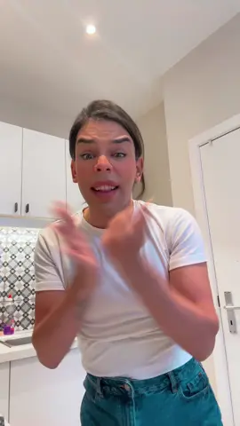 A post by @alperados1 on TikTok caption: Bir hafta yedekteyiz kızlar