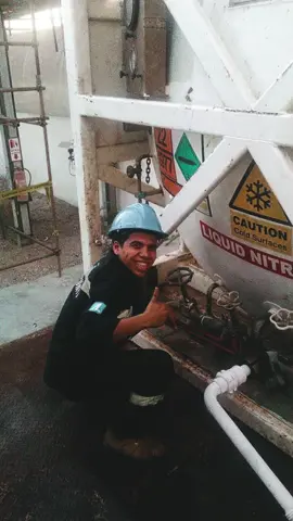 A post by @omarkamal.officia on TikTok caption: الشقيان يحط صورته ع الساوند 💪🏻