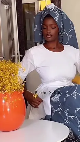 A post by @bkmussalihoulofficiel22 on TikTok caption: Disponible ✅ numéro commercial 784303982 ❤️