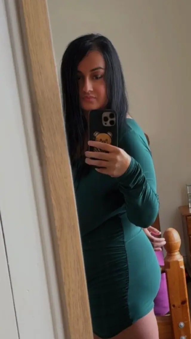 A post by @assilen_roxana on TikTok caption: #powerwomen💓🙏🏻🙋🏻‍♀️🤟🏼 #foruyou #lovetryme💞💞✌ 