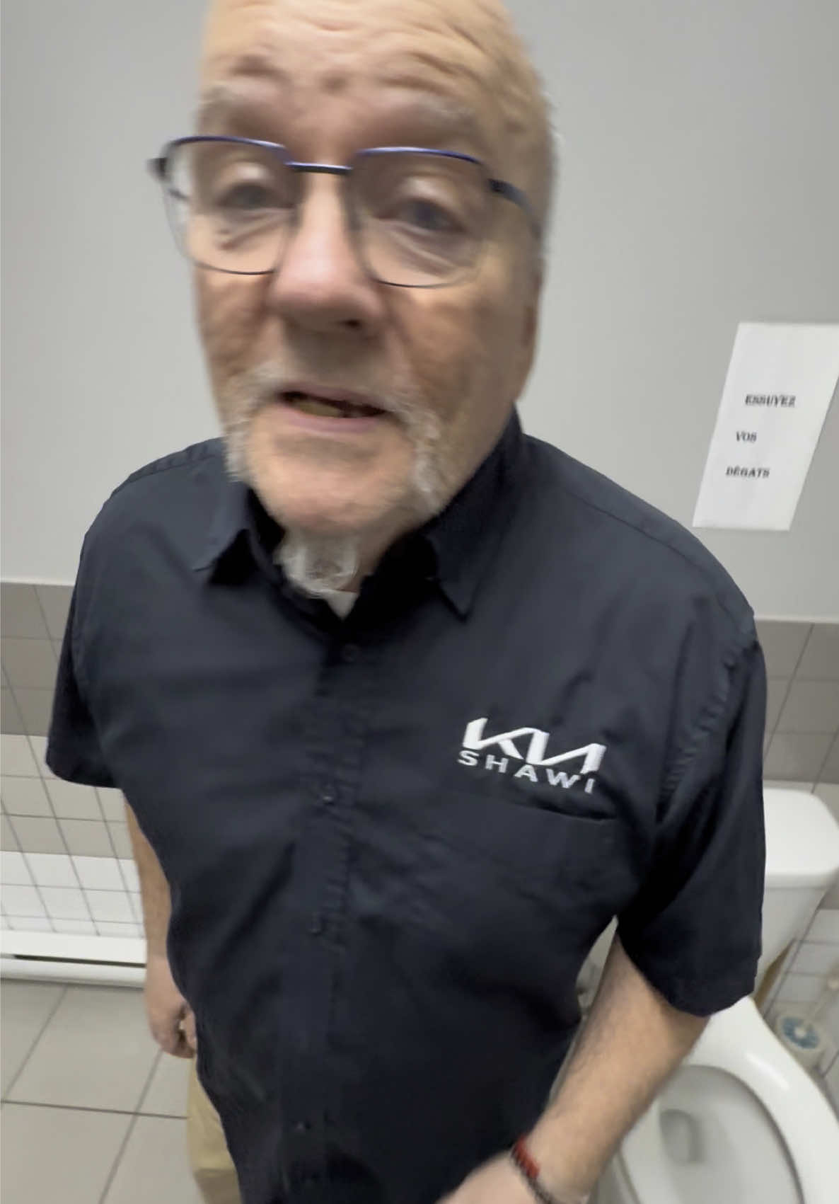 A post by @fansdetacu on TikTok caption: #fyp #foryoupage #viral_video #funny #video #quebec #pourtoi #shawinigan #auto #humor #drole #lol 