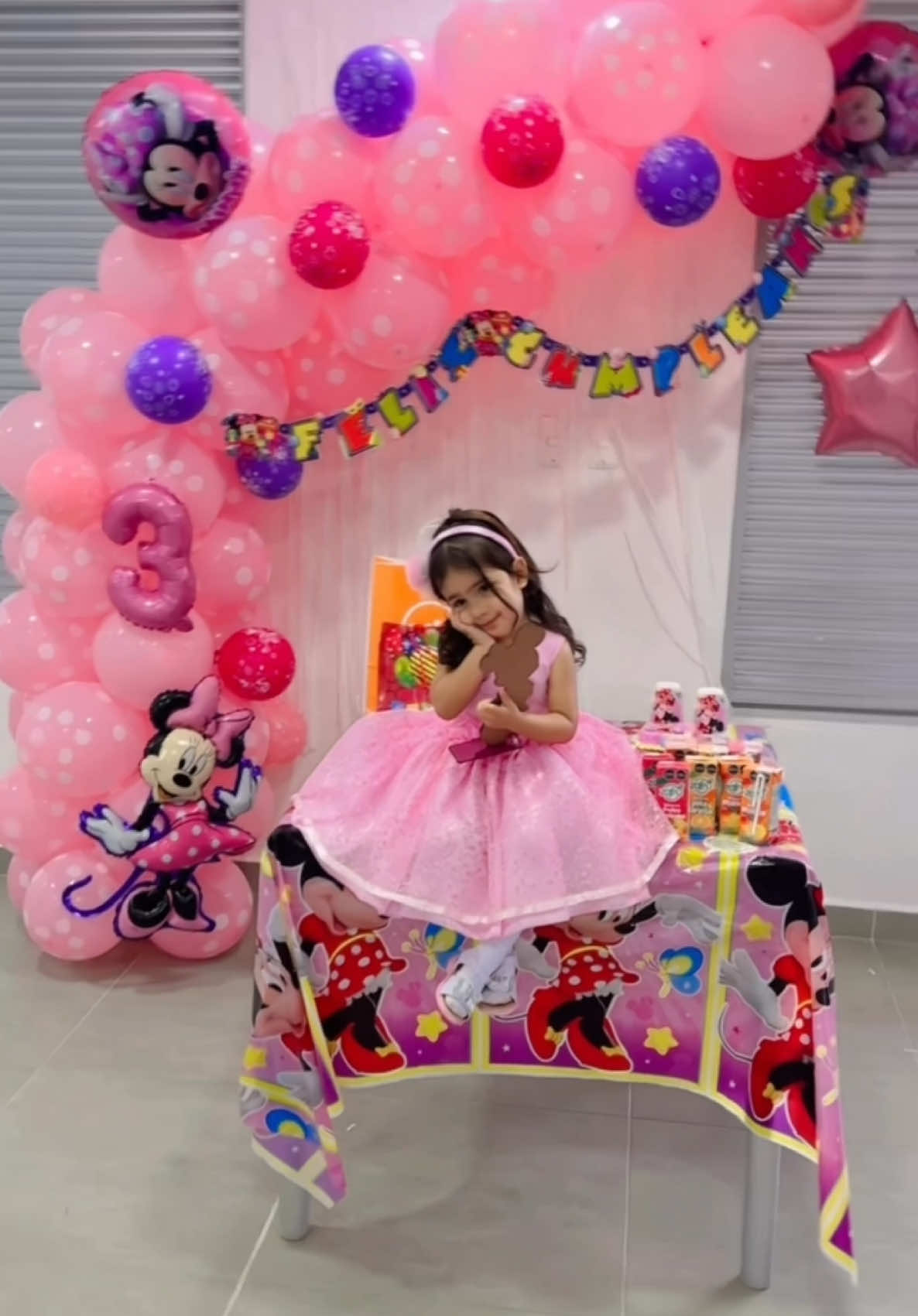 A post by @sebasgal11 on TikTok caption: 3 AÑOS de @Allison Gallo Galvan en COLOMBIA 