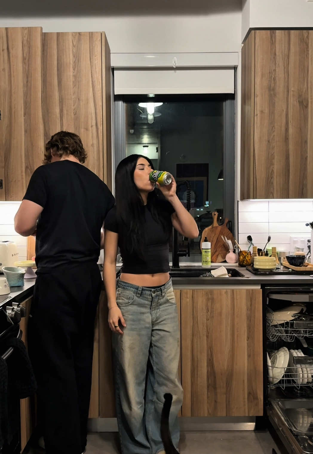 A post by @ferchugimenez on TikTok caption: #starrypartner spend a chill night in with me! @Starry 