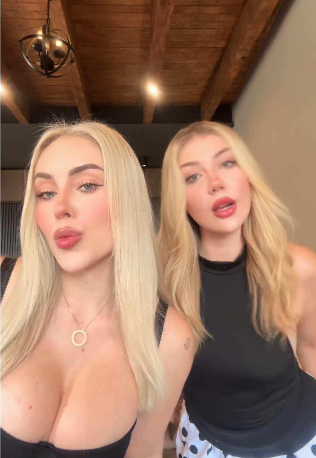 A post by @nazormaya on TikTok caption: #pardebombones 🖤