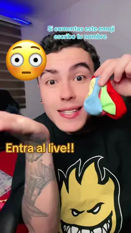 A post by @jorgesalazaryt on TikTok caption: Entra al live!! Quien quiere un globo con su nombre  ? 🎈✍️ 