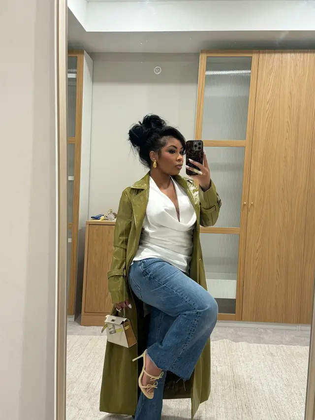 A post by @aaliyahjay on TikTok caption: Currently in my vintage era right now. I am OBSESSED with anything vintage that has a bunch of charm. My closet which I now call my boudoir is my safest space I can’t wait to finish it! #boudoir #homedecor #fyp #storytime #redditstories #reddit #doodle #vintage #socialmedia 