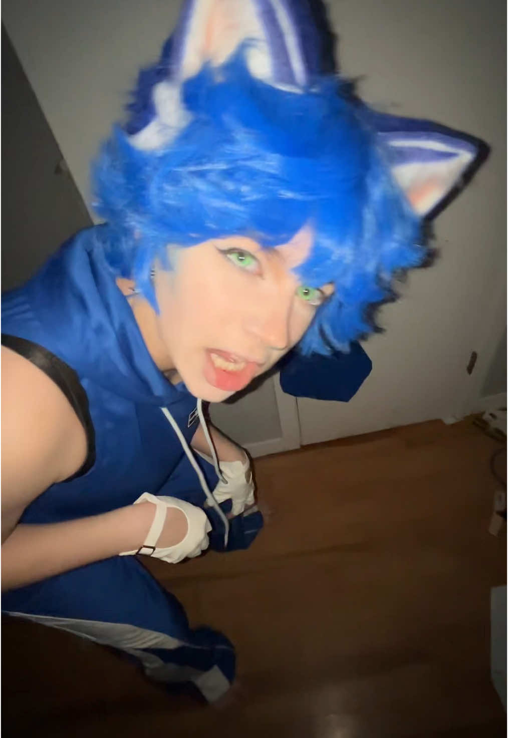 A post by @just.another_cosplayer17 on TikTok caption: YUH  @Clare  #sonic #sonicthehedgehog #sonicmovie #soniccosplay #sonicthehedgehogcosplay 