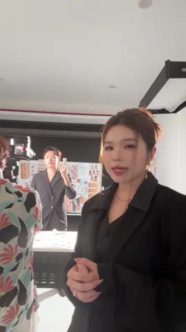A post by @sreynea_nea on TikTok caption: ផ្សាយបន្តផ្ទាល់ពី studio Weyoung 🤣 #weyoung #weyoungcambodia #sreynea #sreyneanea #salnea 