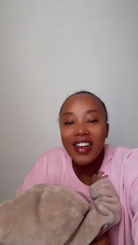 A post by @khanyisa_jaceni on TikTok caption: Nanku uQhude manikininki #BOTTOMLINE 