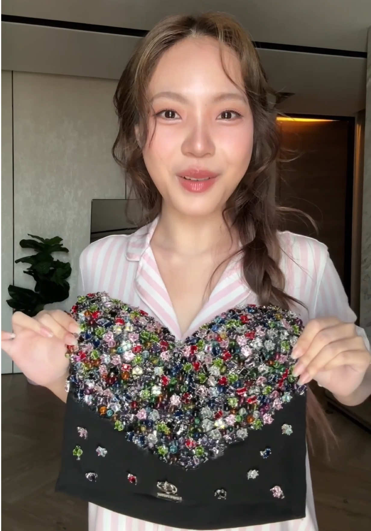 A post by @cardncyn on TikTok caption: เสื้อเพชร ที่ซุงทำให้