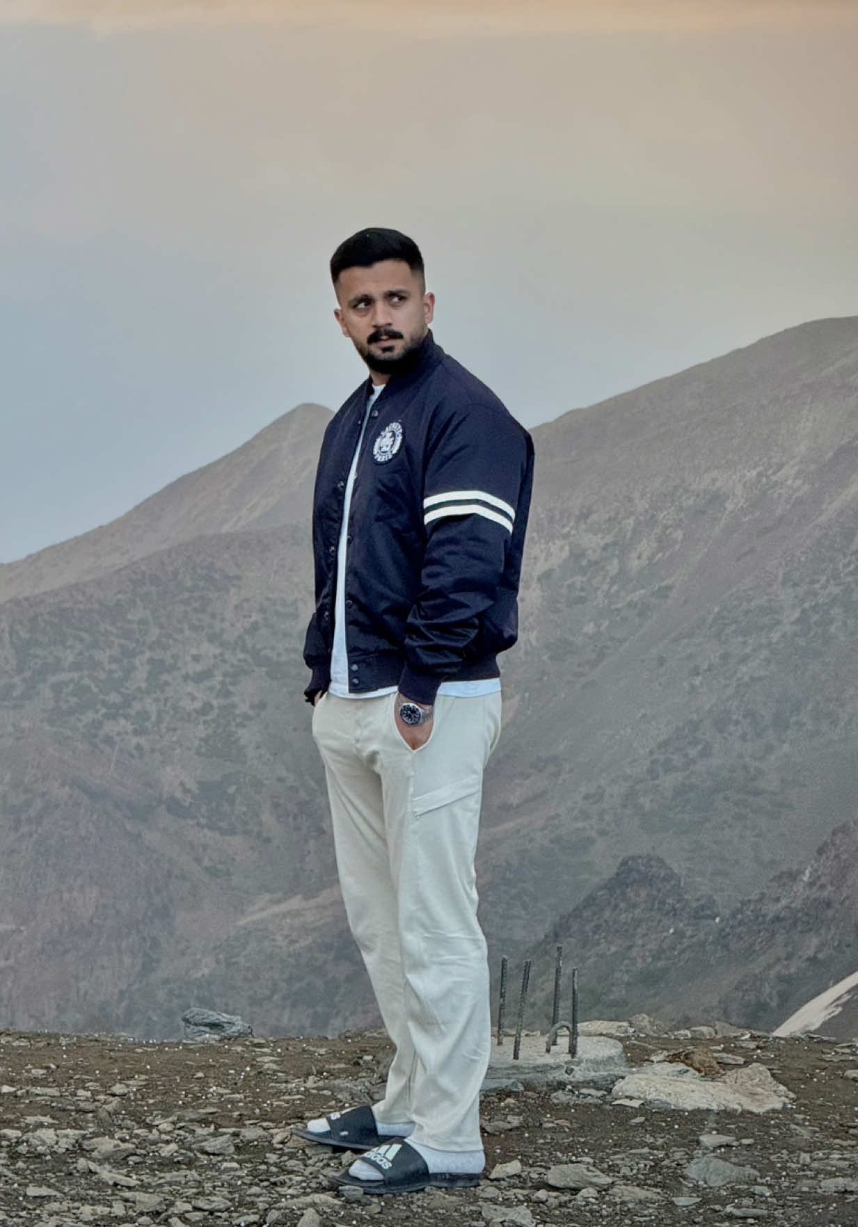 A post by @rajabbutt on TikTok caption: 💕☝🏻 #rajab 