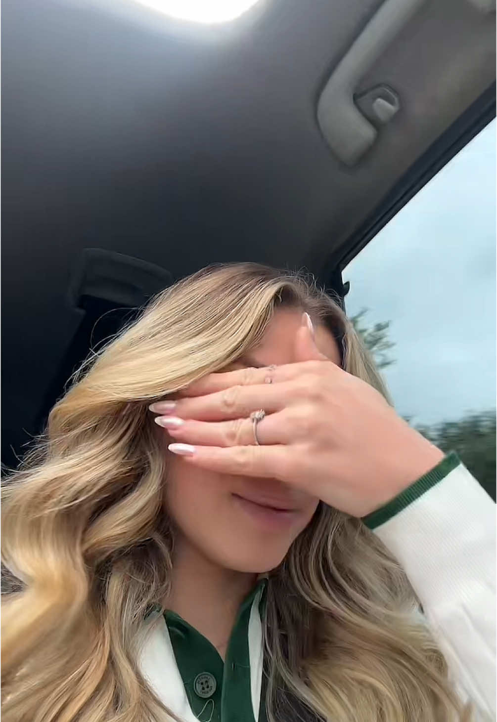 A post by @emmaaamusic_ on TikTok caption: #collage avec @🦈🍌Boga🍌🫀 oups 🤣🤣🤣 #staracademy2024 #pourtoii #fypシ゚ #staractour2024 