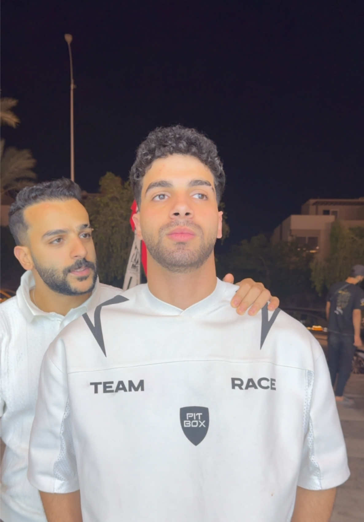 A post by @shehabeldin100 on TikTok caption: بدلت صحابي بجزم 😂😘@MK.Stores11 