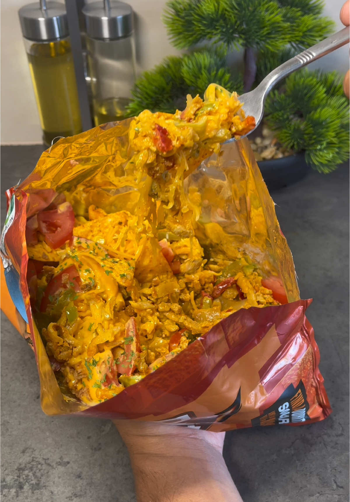 A post by @malcomsfood2 on TikTok caption: Doritos kebab 🥙  #chips #doritos #recette #humour #pourtoi #kebab #chips #recipe #recettefacile #food 