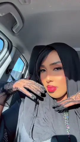 A post by @candyyasmine on TikTok caption: #fyp #bosslady 