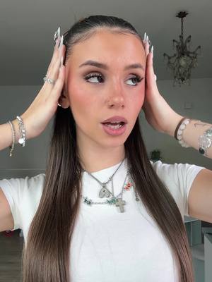 A post by @aaliceperego on TikTok caption: 🤍bozza