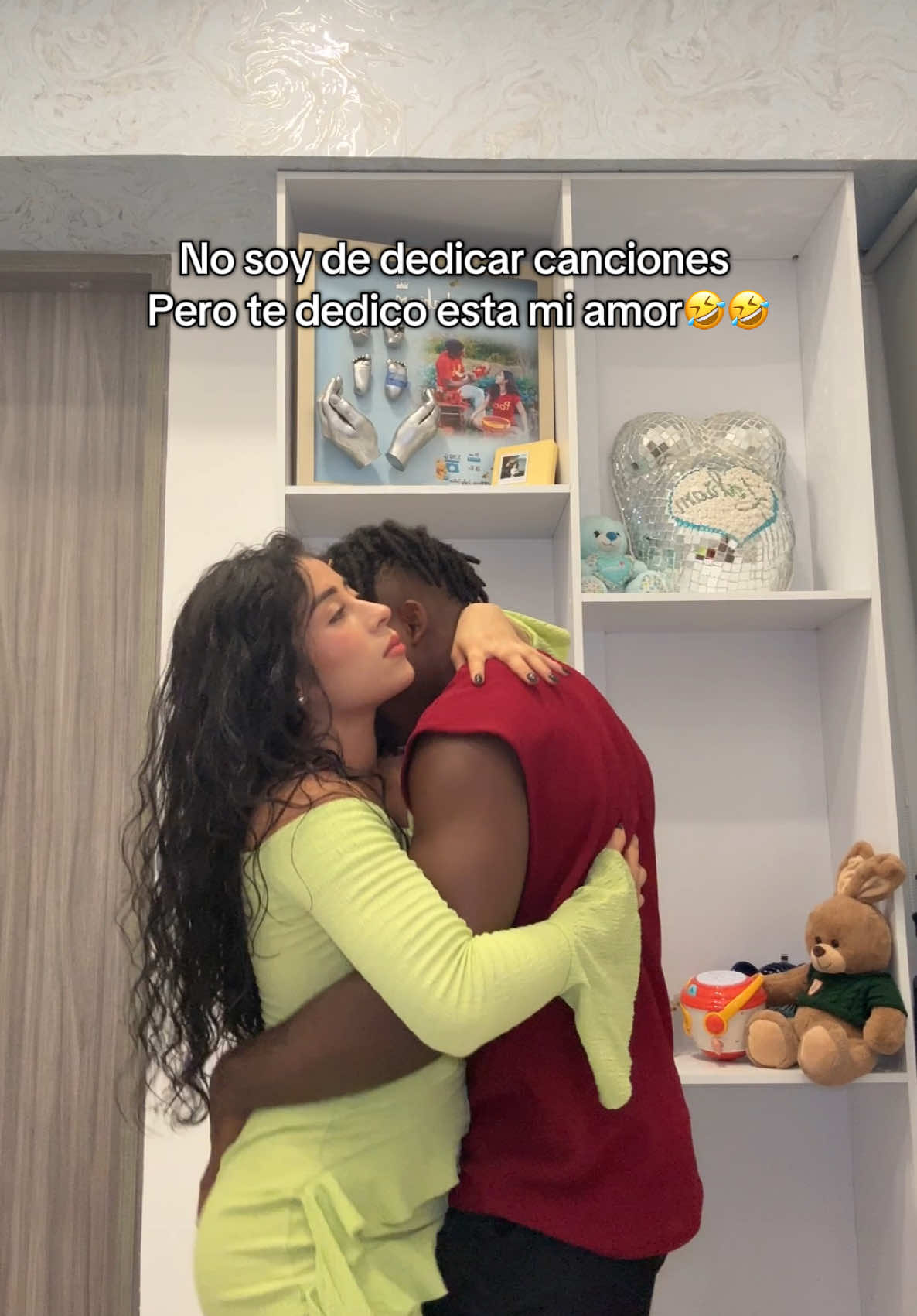 A post by @katy_carrdona on TikTok caption: Oh si! Guiño guiño @Deiby Ruiz 