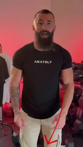 A post by @anatolyprank on TikTok caption: I´m not doing it 😐 #anatoly #gym #prank 