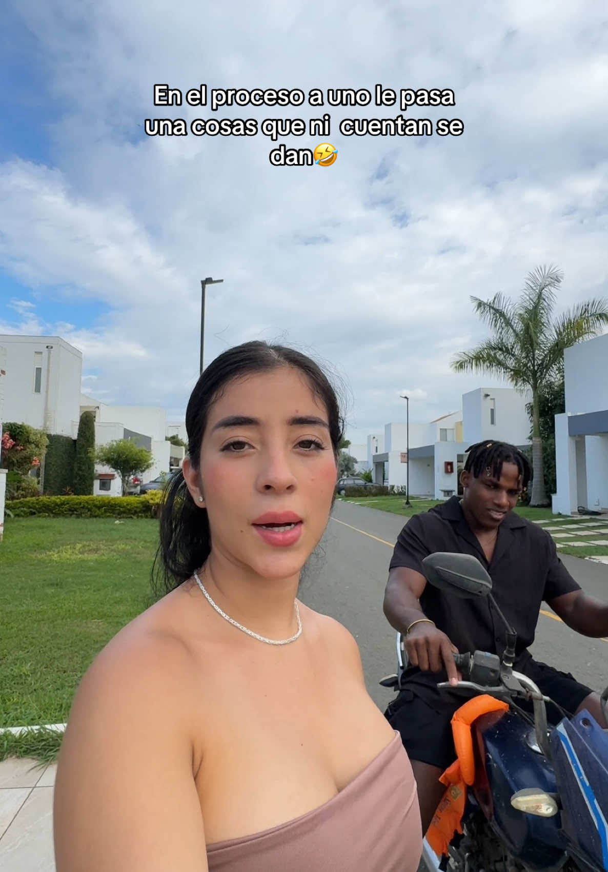 A post by @katy_carrdona on TikTok caption: Quiero leer sus experiencias 🙈@Deiby Ruiz 