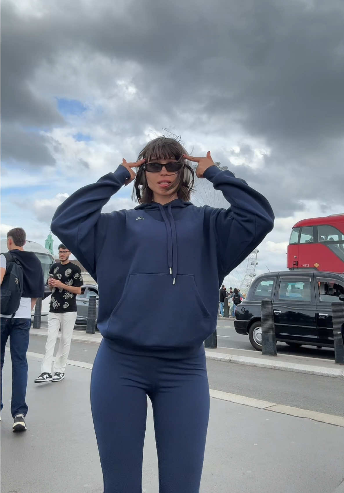 A post by @slimeneazza on TikTok caption: I had to 😂💃🏻 #london #لندن🇬🇧  #azzaslimene  #عزة_سليمان  #foryou  #تونس🇹🇳  #الجزائر🇩🇿  #السعودية🇸🇦  #المغرب🇲🇦  #لبنان🇱🇧  #azzafamily💜  #model  #العراق🇮🇶 