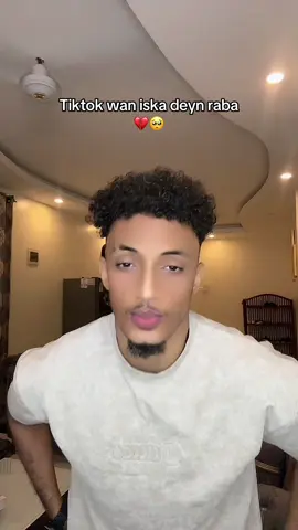 A post by @azmar_mohamed on TikTok caption: Qer isku ognhy my dadkeyga 🥺#fouryou #Viral #fyp #CapCut 💔