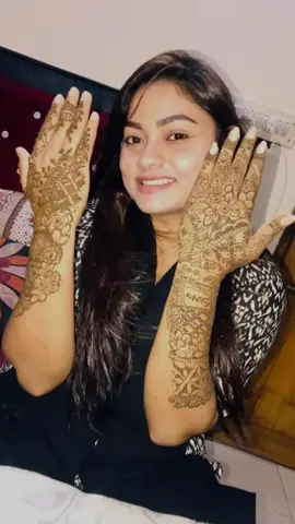 A post by @sylheti_brand on TikTok caption: আমার মেহেদী লাগাতে অনেক ভালো লাগে🥰🥰🥰#sylheti_brand 