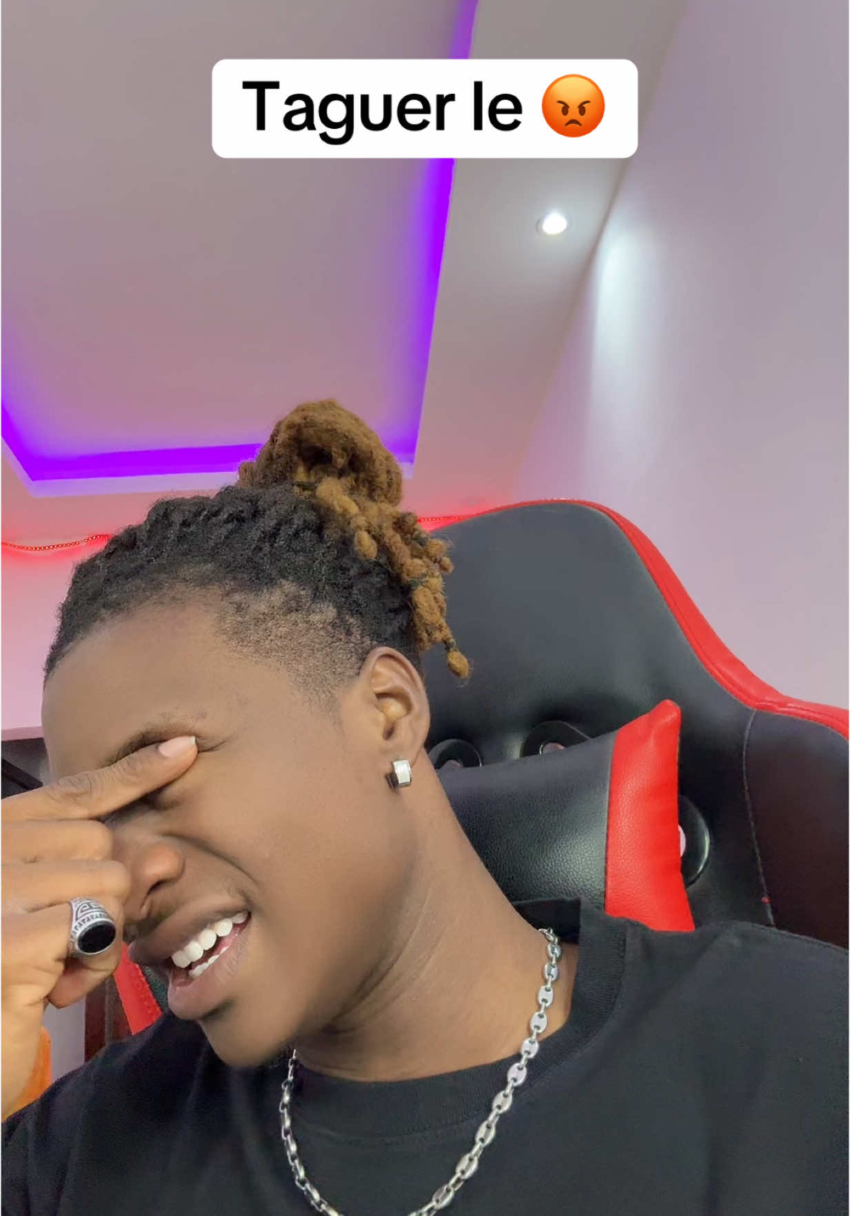 A post by @tmacrush_officiel on TikTok caption: Desserrez vos cuiii sur son bonheur 😂  @J.L.C - Le Phœnix🔥 