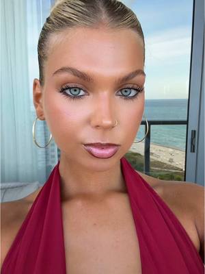 A post by @katieritchiie on TikTok caption: Like a summer breezeeee