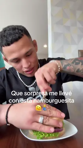 A post by @lazyboyufc on TikTok caption: Que sorpresa  me llevé…🫠                                         #tiktoklive #livehighlights #lazyboy #boxing #mma #bebes #embarazo #boxing 