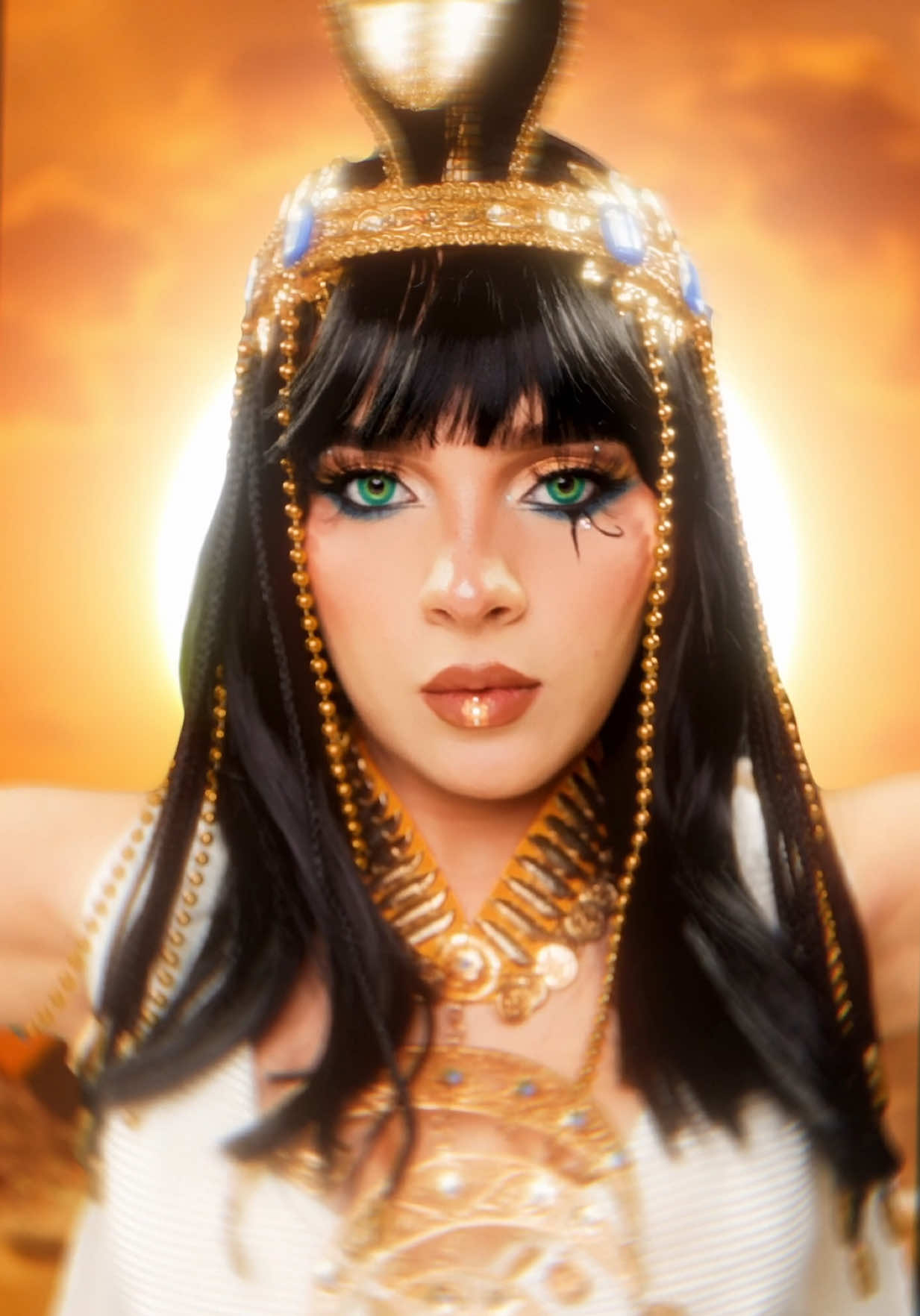 A post by @dayanaraurios on TikTok caption: CLEOPATRA TREND ⚱️✨ ojalá les guste #cleopatra 
