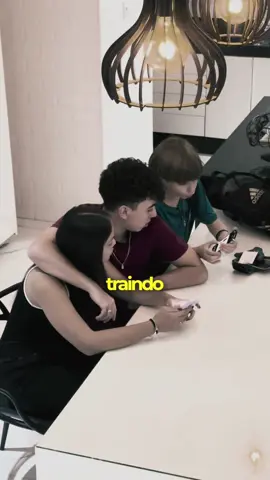 A post by @jaobastos on TikTok caption: Ele tentando terminar meu namoro 🤬 #ciumes #traiçao #namoro 
