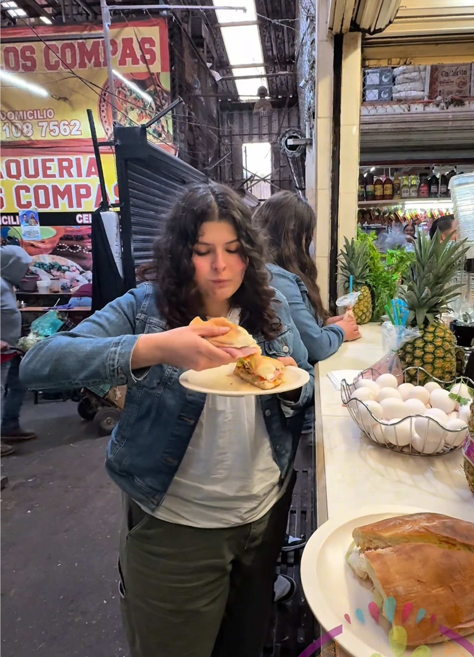 A post by @anaraquelhz on TikTok caption: Nos fuimos a las tortas al mercado de Sahuayo, Michoacan (video completo en mi canal de YouTube Cocinando Con Raquel) la carnita asada en el próximo video!❤️❤️🇲🇽#parati #fyp #cocinandoconraquel #michoacan 