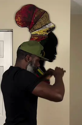 A post by @mauricerobinson on TikTok caption: Creative Energy Loading……🚨📶✨✨✨✨#artoftheday #artwork #artist #tagsta_art #arte #artgallery #artcollector #artlover #artistic #artista #artists #artlovers #Share #Support #artexhibition #TRIBEVIBE ✊🏿 #artcollective #blackart #blackartist #ebony #essence #artlover
