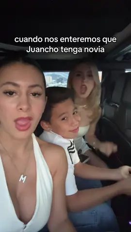 A post by @odalysanddafnne on TikTok caption: Ese Juancho nunca puede tener novia (mentira) @مشعل تمر | Mishaal Tamer 